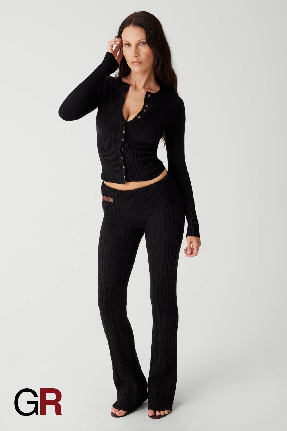 Luxe Knitted Long Sleeve Black Slim-Fit Top - GlamoROZ