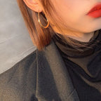 Eclat Needle Oval Hoops - GlamoROZ
