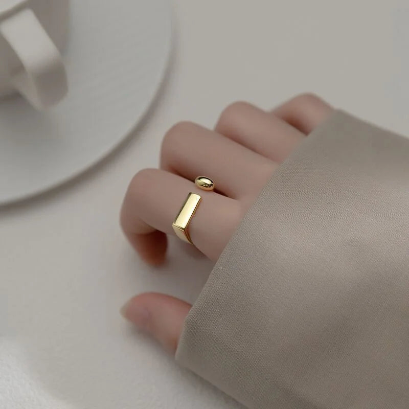 Radiant Aurum Elegance Ring - GlamoROZ