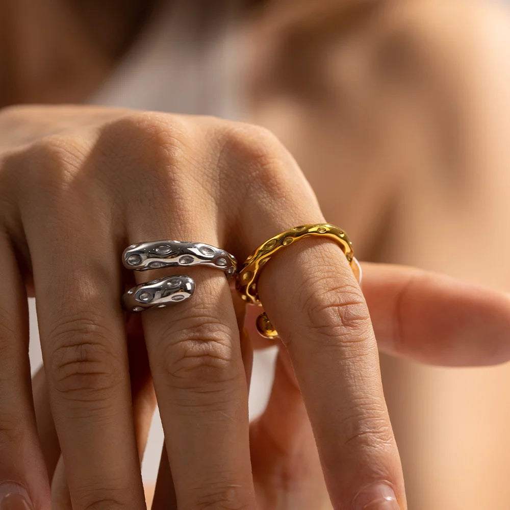 Timeless Elegance Hammered Ring - GlamoROZ