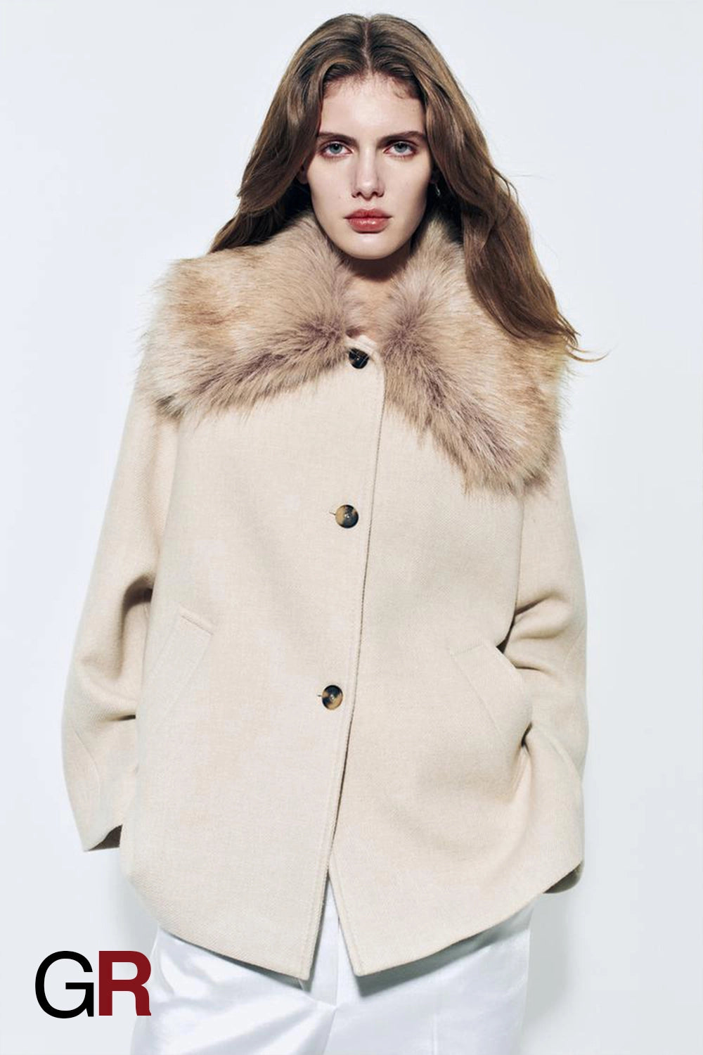 Regal Lapel Slim-Fit Wool Coat - GlamoROZ