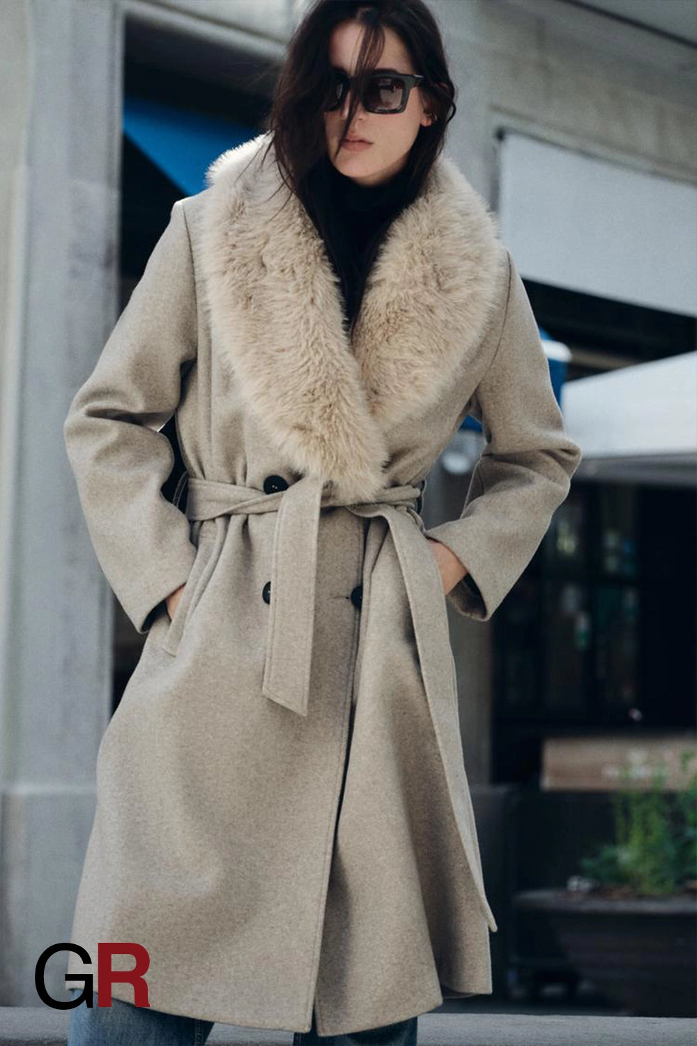 Minimalist Faux Fur Woolen Coat - GlamoROZ