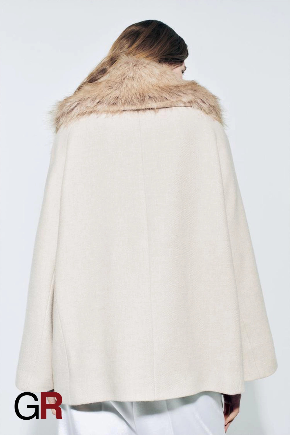 Regal Lapel Slim-Fit Wool Coat - GlamoROZ
