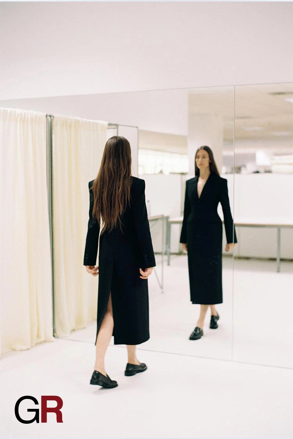 Graceful Slim-Fit Long Lapel Overcoat - GlamoROZ