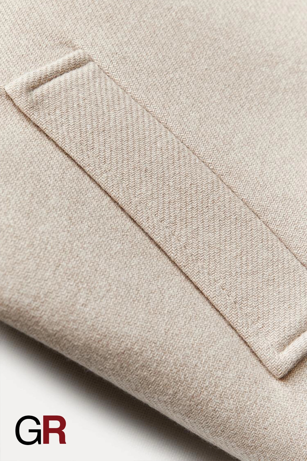 Regal Lapel Slim-Fit Wool Coat - GlamoROZ