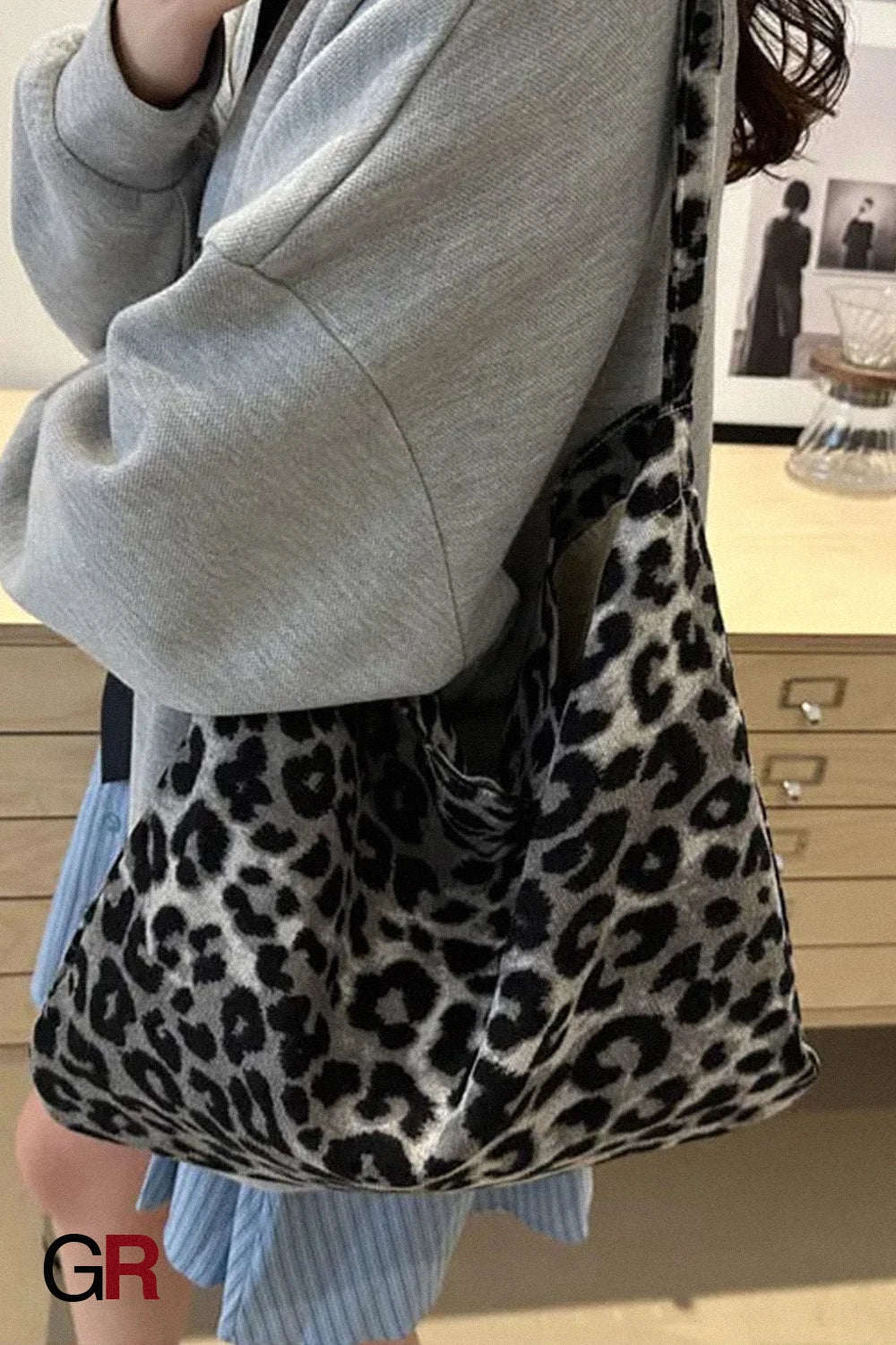 Simple Large Capacity Urban Fashion Leopard Print Shoulder Messenger Bag