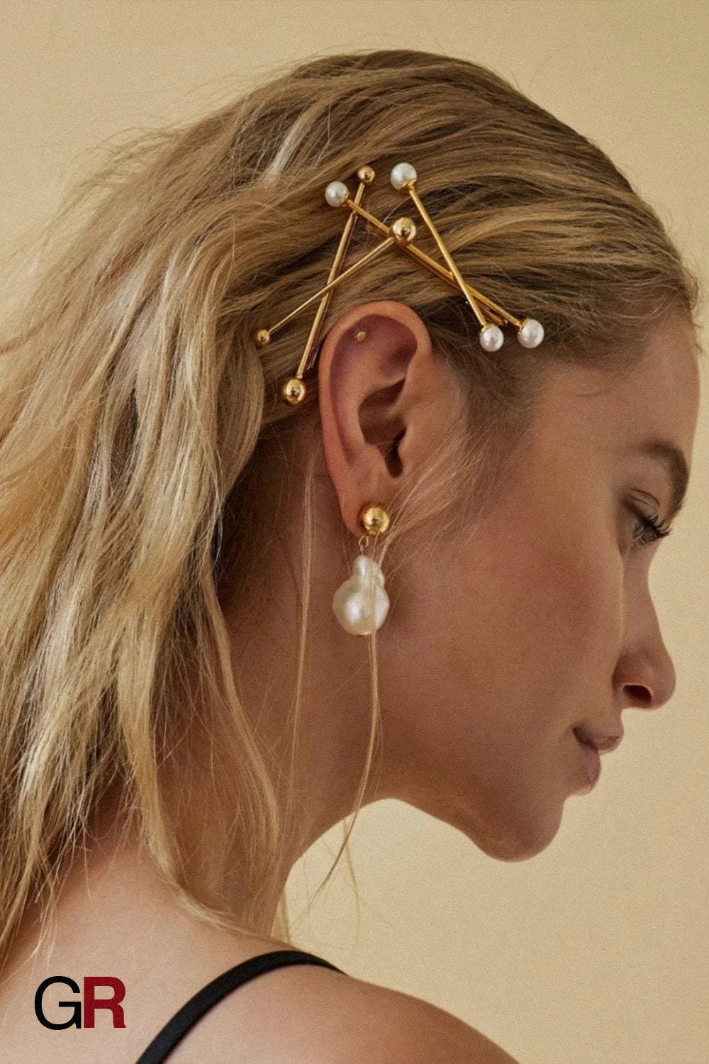 Constella Pearl Pins