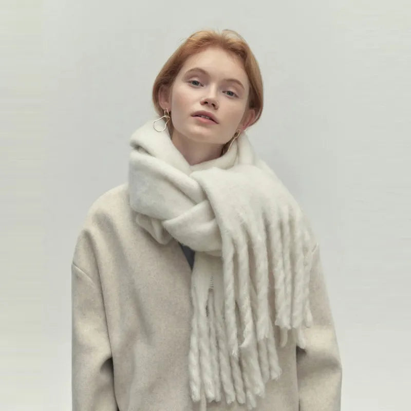 Luxurious Winter Tassel Shawl - GlamoROZ