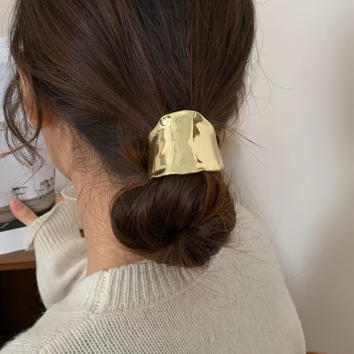 Lumière Sculpted Hair Cuff