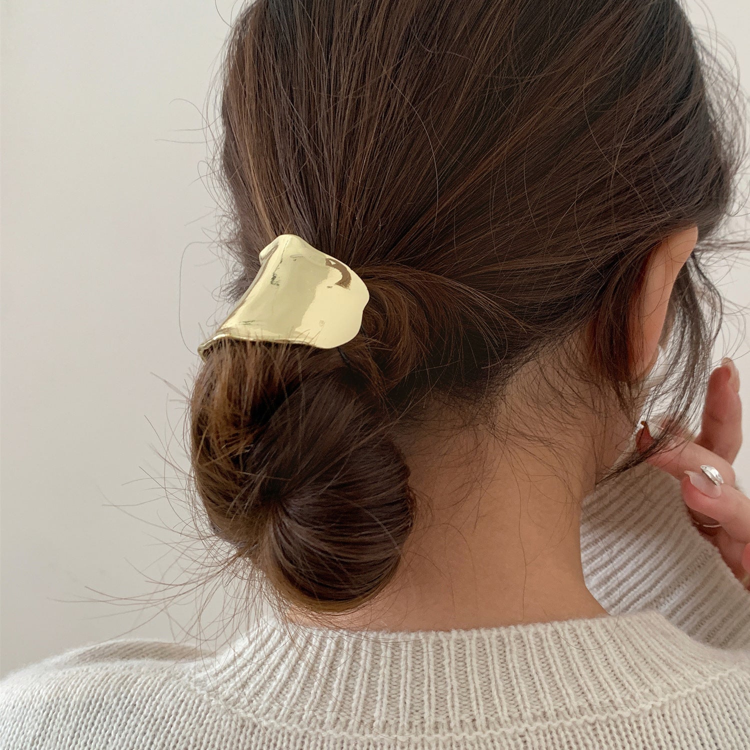 Lumière Sculpted Hair Cuff