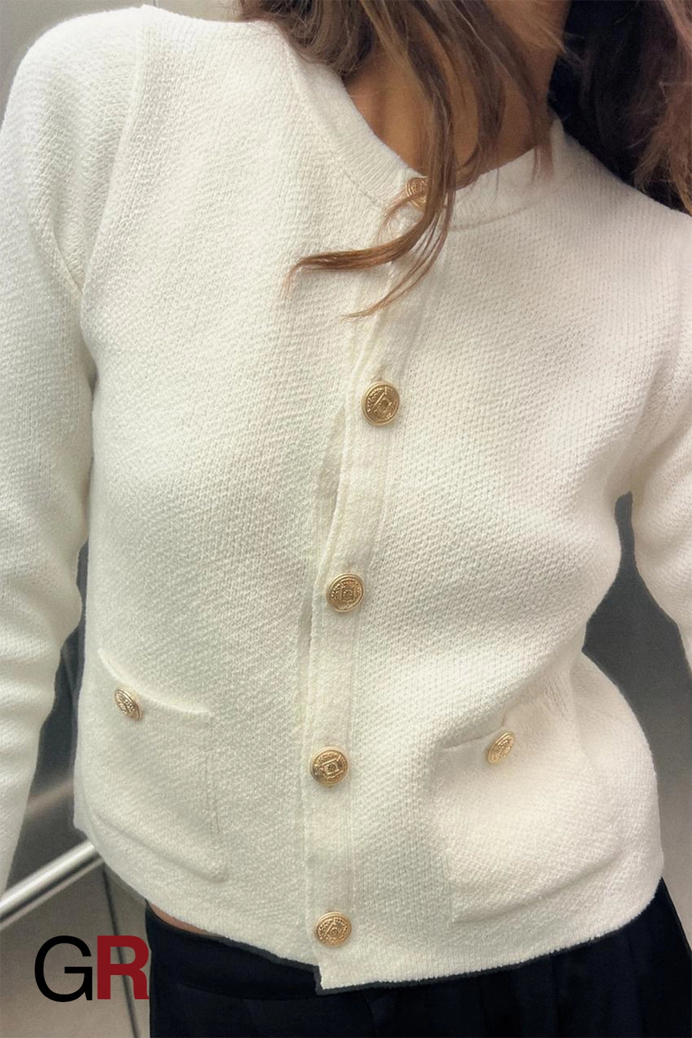 Luxe Single-Breasted White Knit Elegance - GlamoROZ