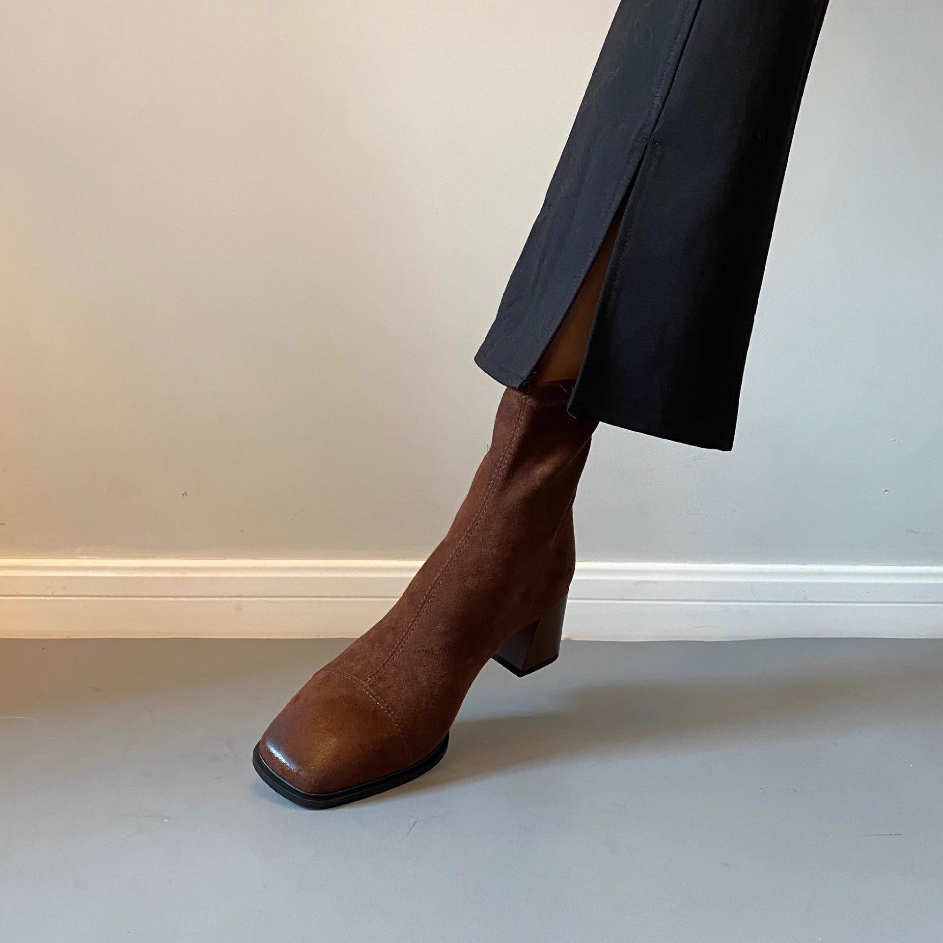 Women's Solid Color Simple Suede Chunky Heel Ankle Boots