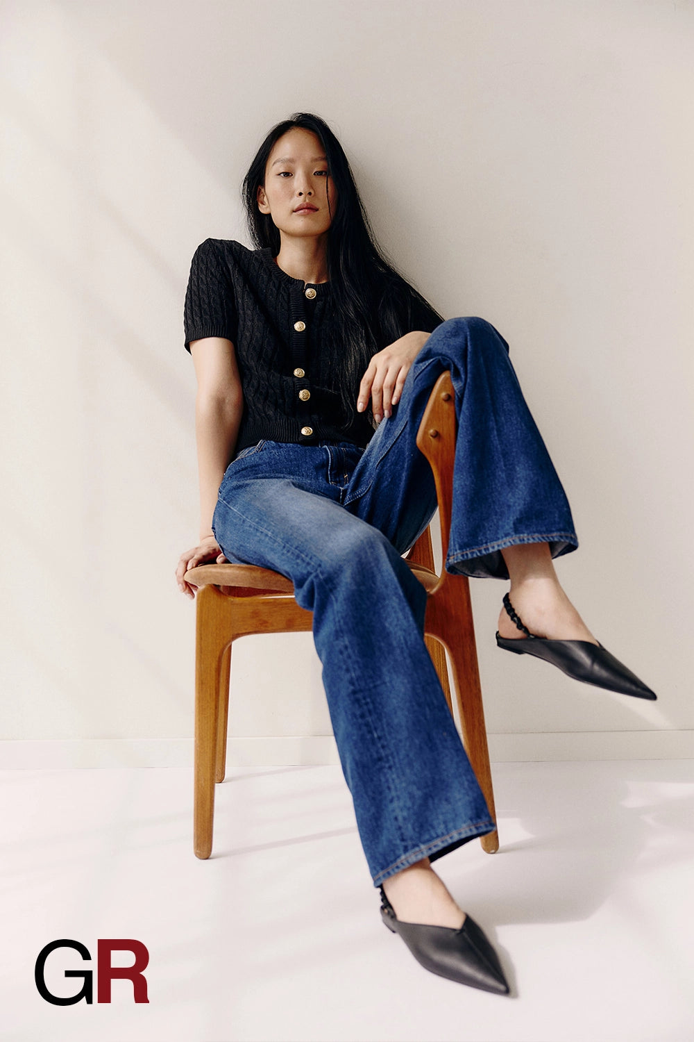 Continental Chic Short-Sleeve Black Knit Cardigan - GlamoROZ