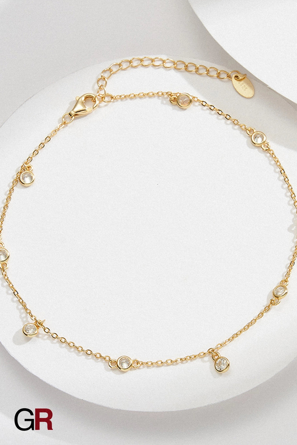 “GlamoROZ Golden Tide Luminous Zircon Anklet Jewelry zircon pendant detail close-up”