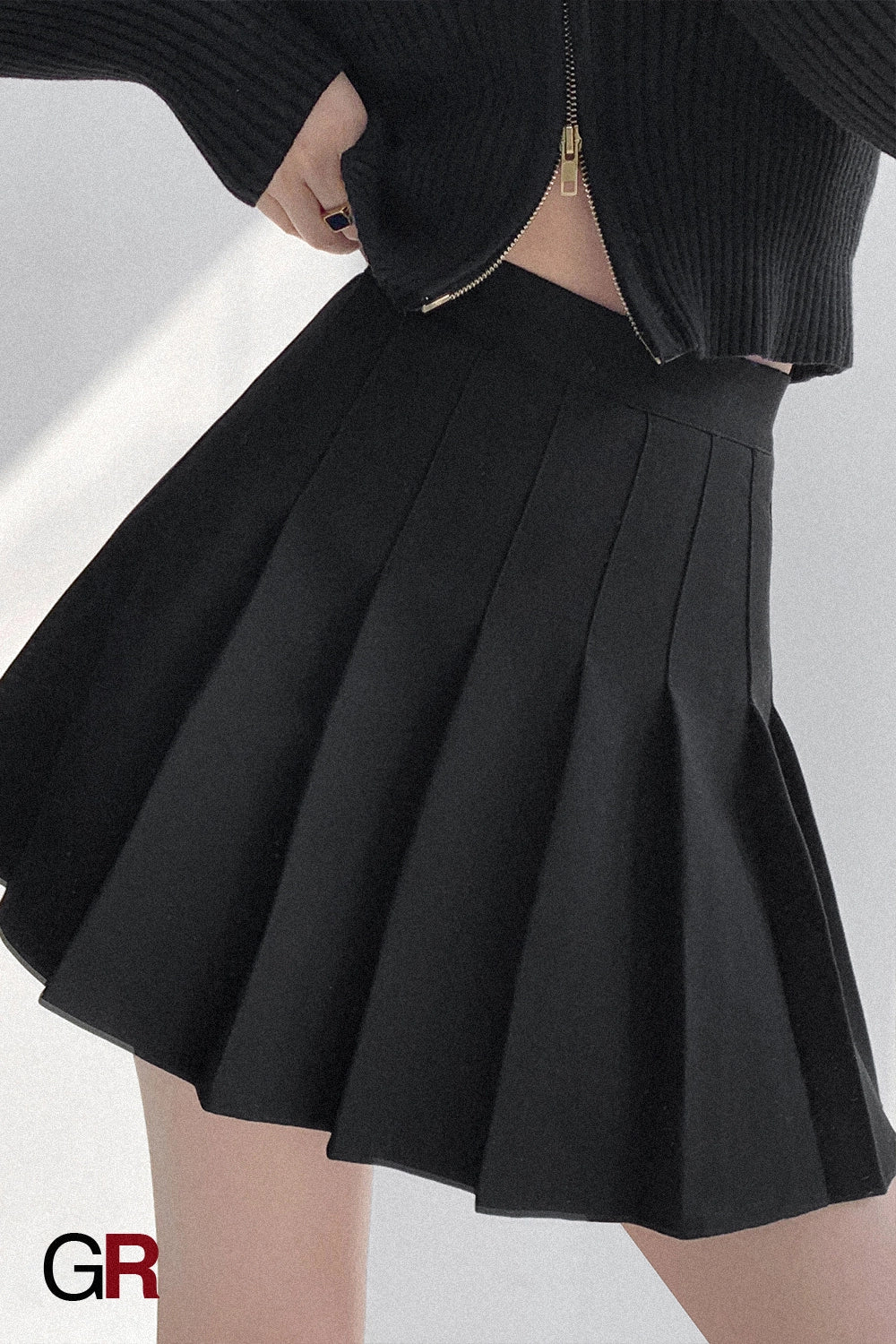 Étoile Blanche Pleated Mini Skirt