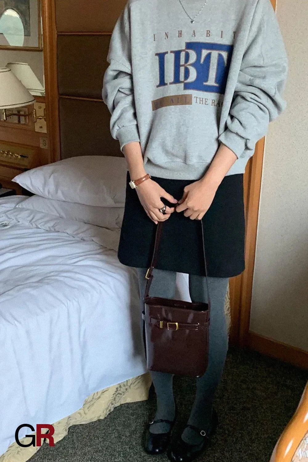 Oil Wax Leather Shoulder Messenger Bag Retro Simple Bucket Bag