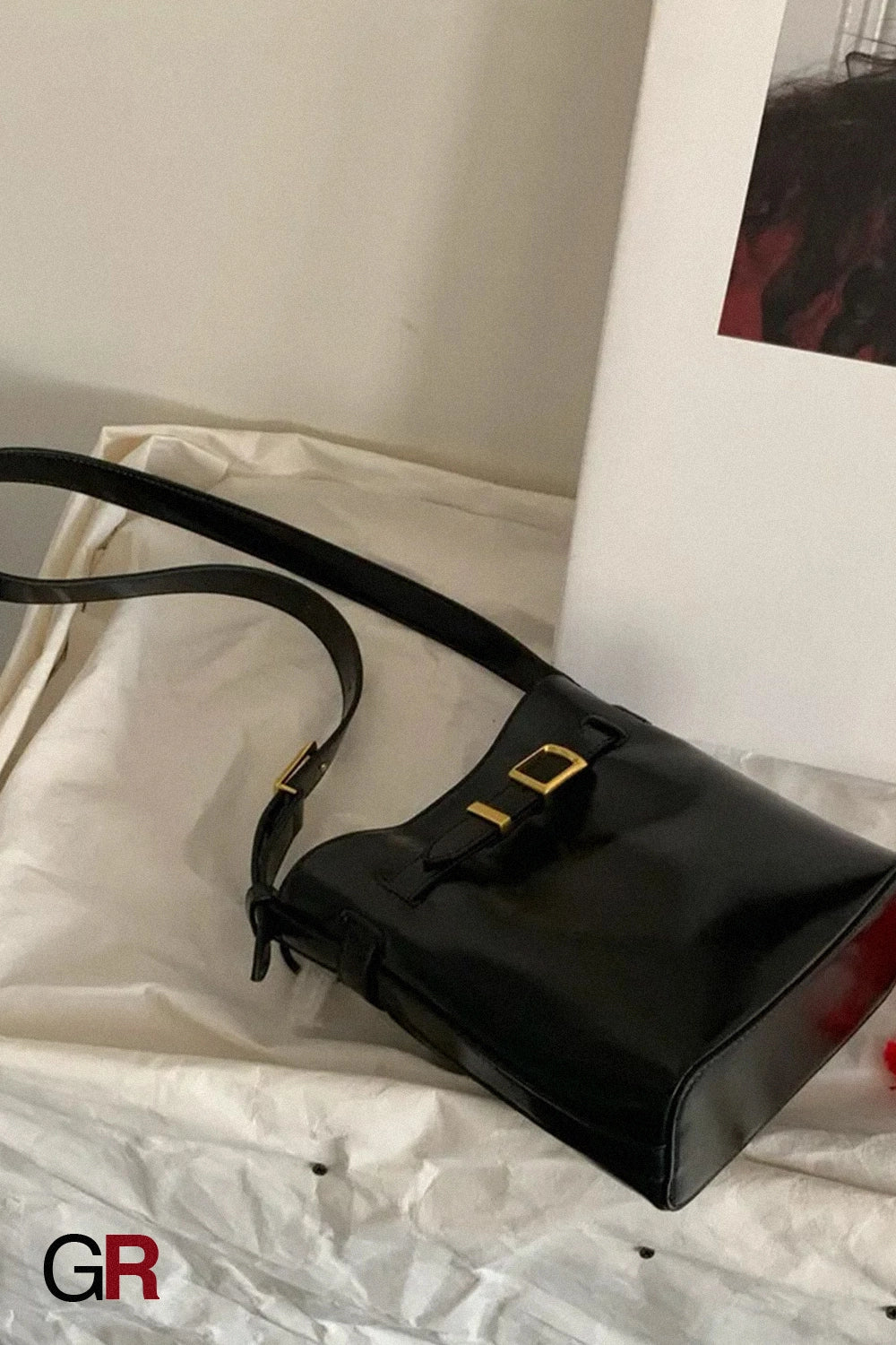 Oil Wax Leather Shoulder Messenger Bag Retro Simple Bucket Bag