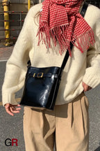 Oil Wax Leather Shoulder Messenger Bag Retro Simple Bucket Bag