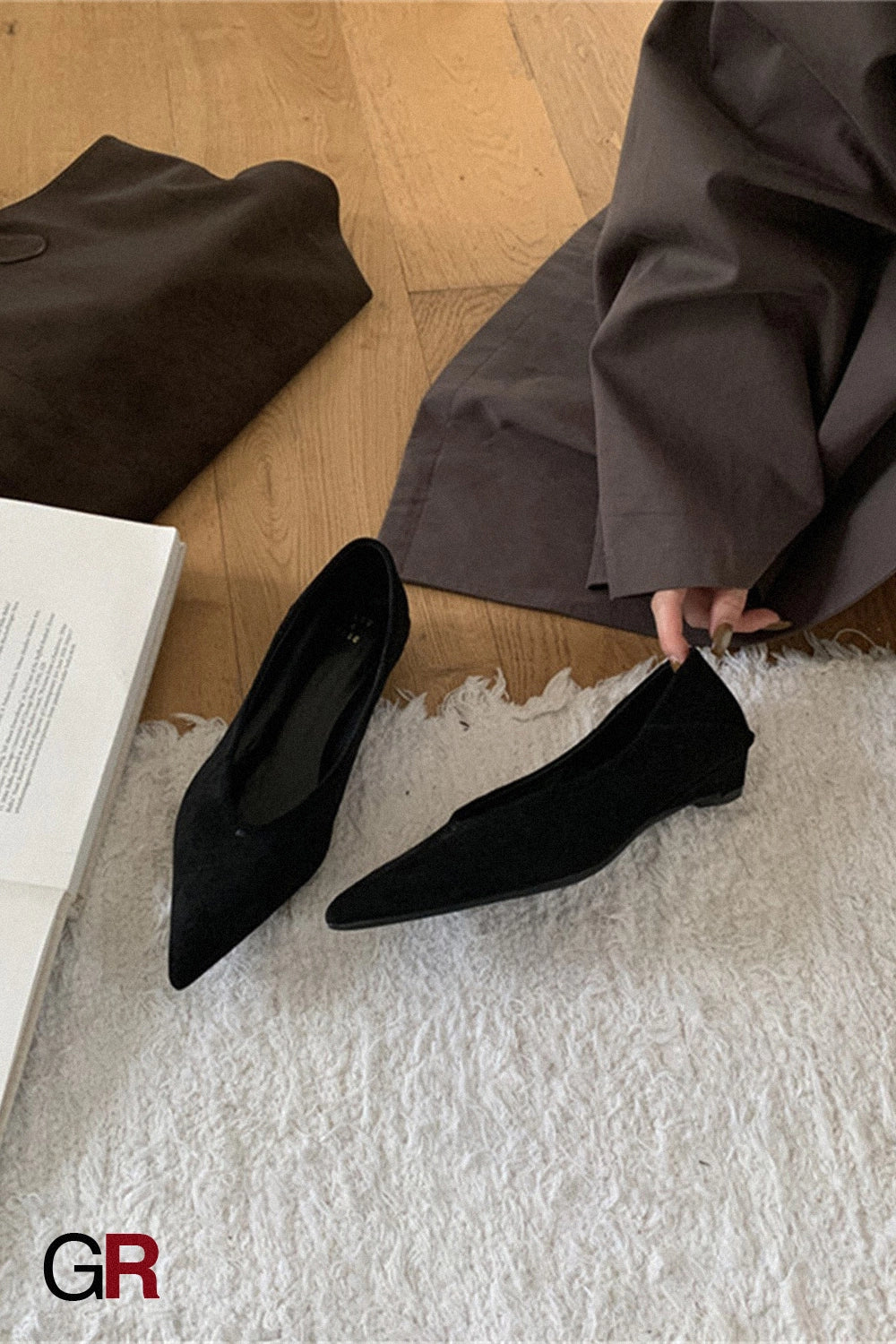 Léonie Suede Pointed Flats