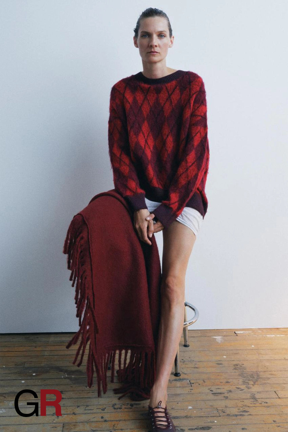 Knitted Rhombus Pattern Sweater - GlamoROZ