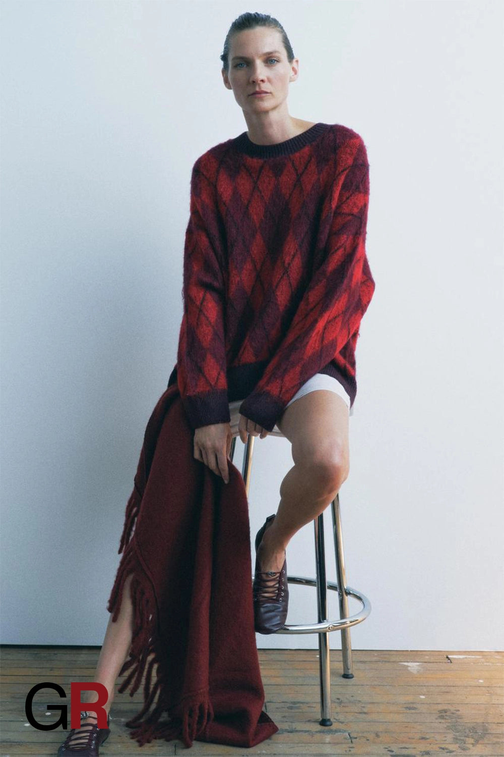 Knitted Rhombus Pattern Sweater - GlamoROZ