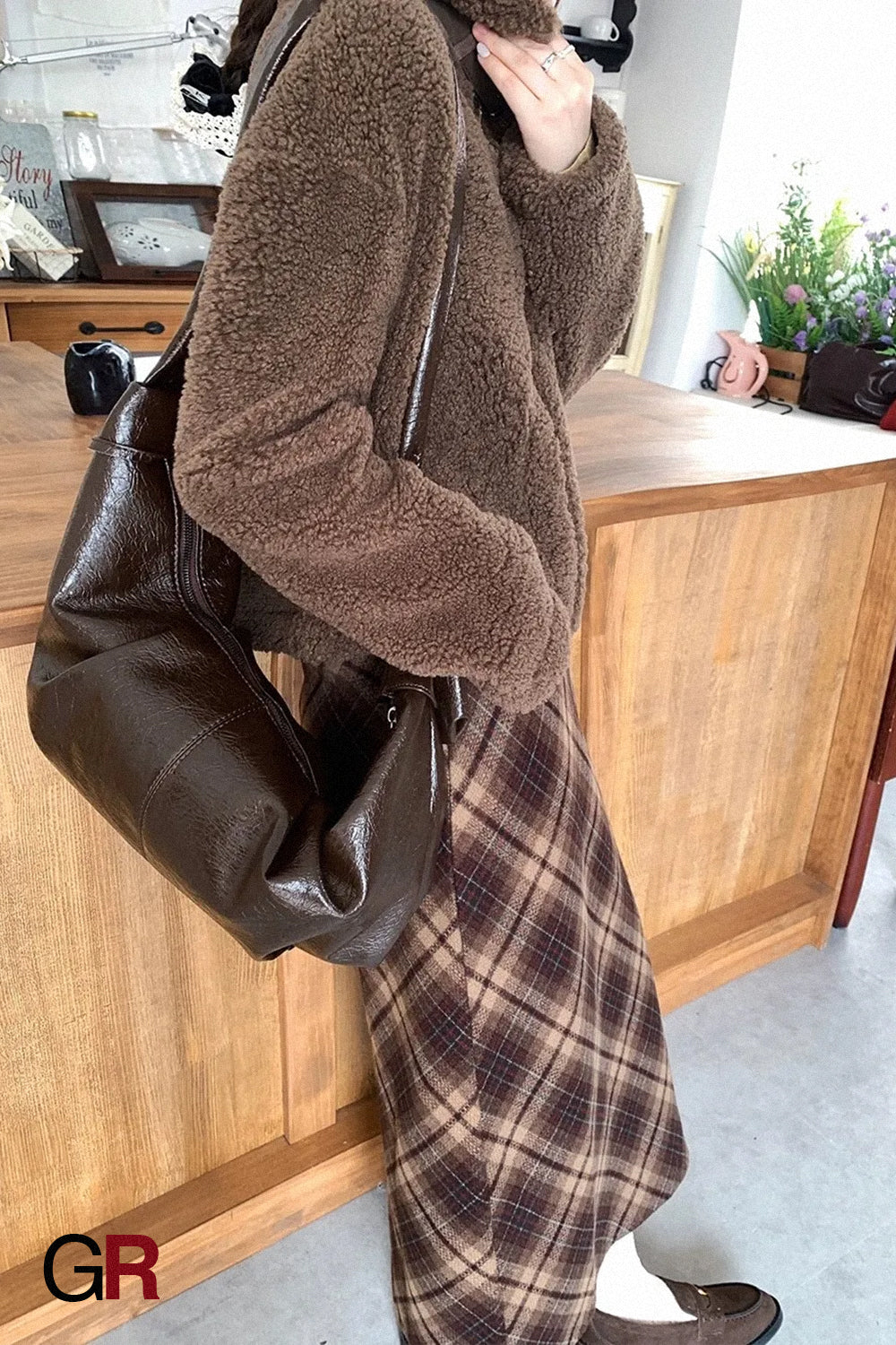 Simple Pleated Knotted Large Capacity Retro Leather Croissant