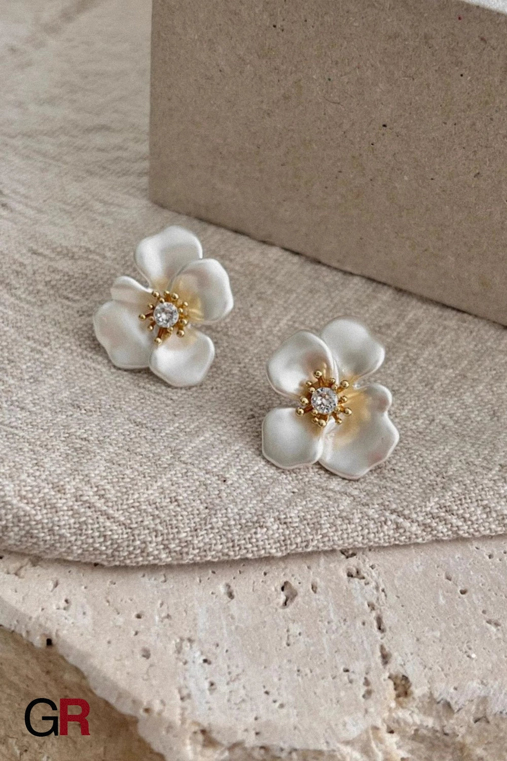 Fleur de Neige Earrings
