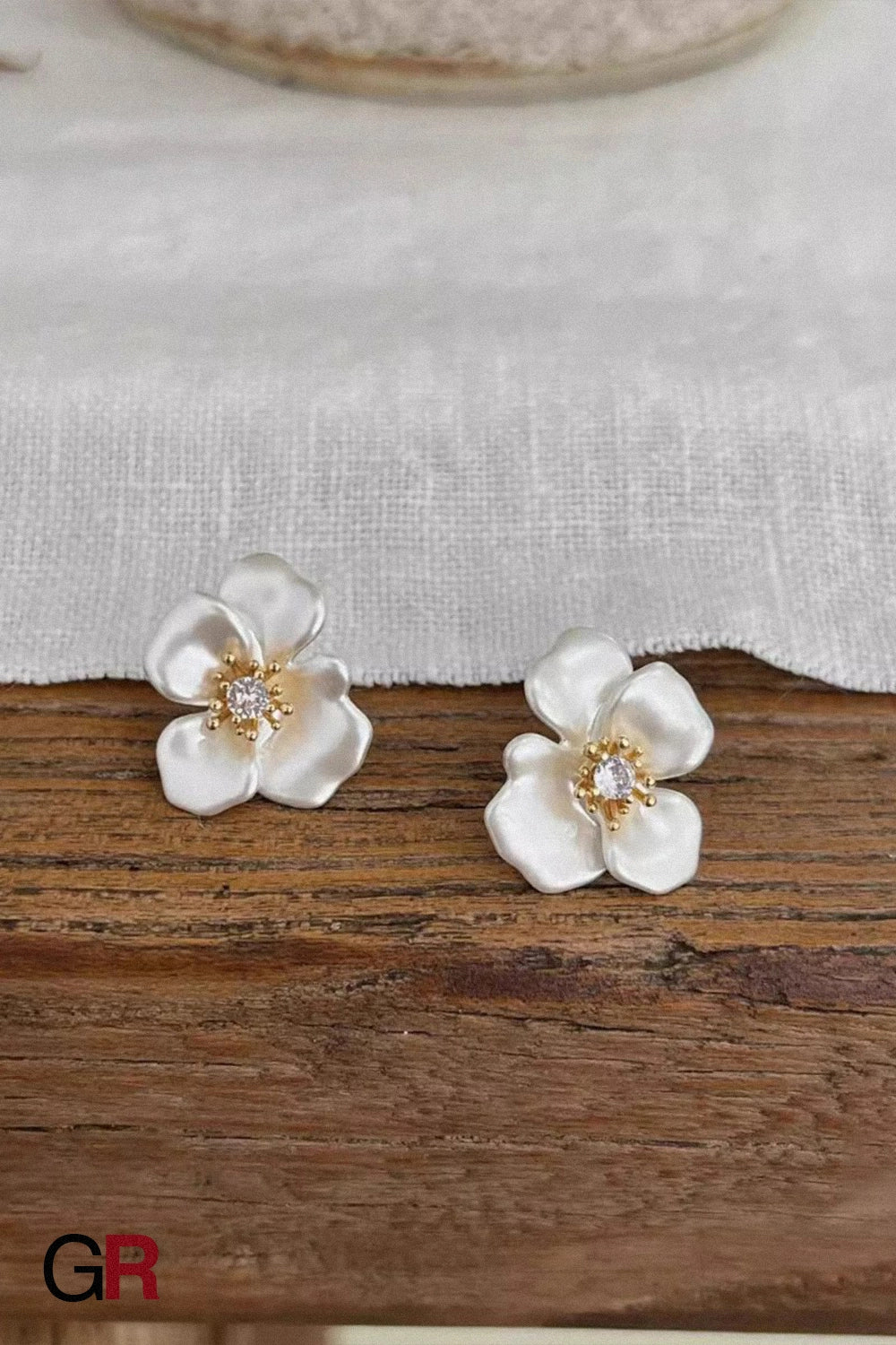 Fleur de Neige Earrings