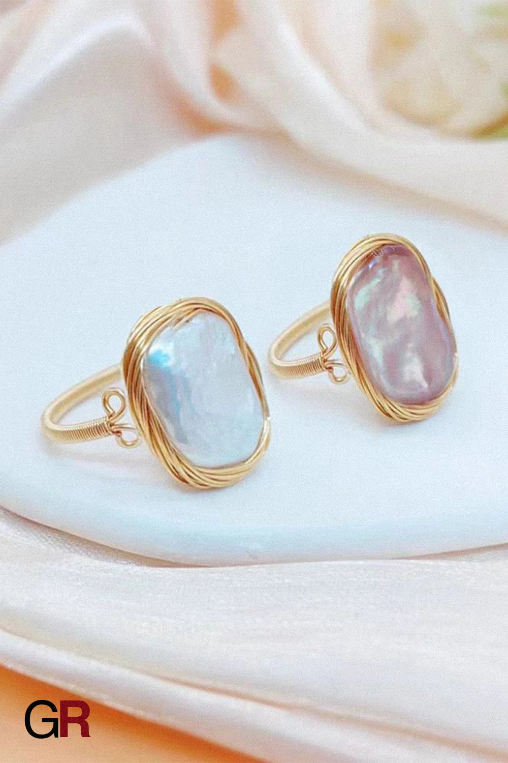 “GlamoROZ Lueur Rose Gold & Steel Index Ring Jewelry close-up of gold-plated accent and steel band”