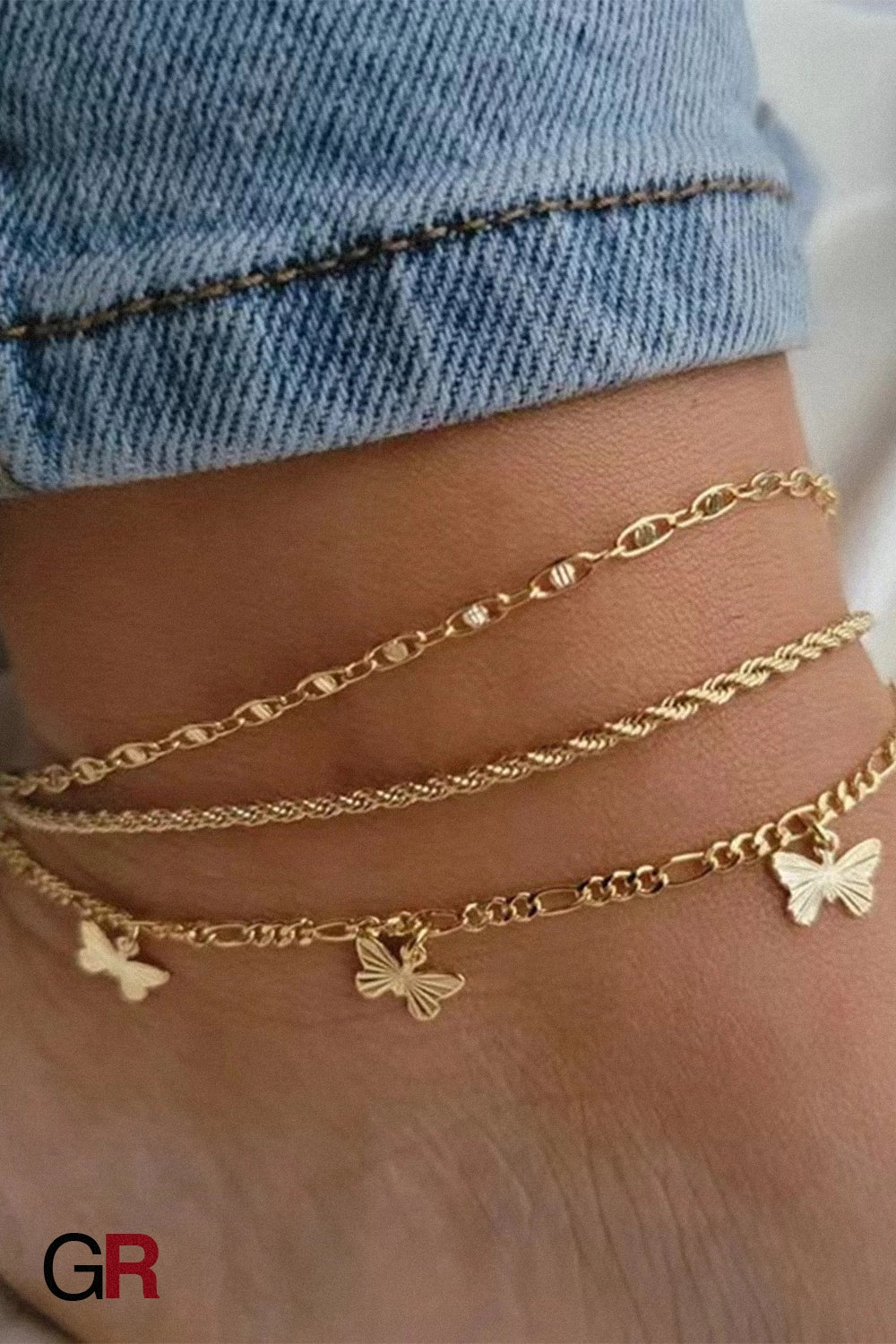 “GlamoROZ Jardin Papillon Golden Anklet Set gold-plated chain and clasp detail view”